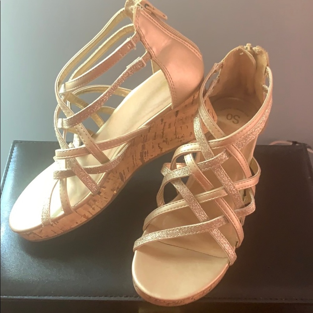 Girls size 4 wedge sandals